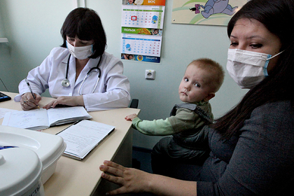 В России поменяют порядок выплаты больничных и пособий матерям